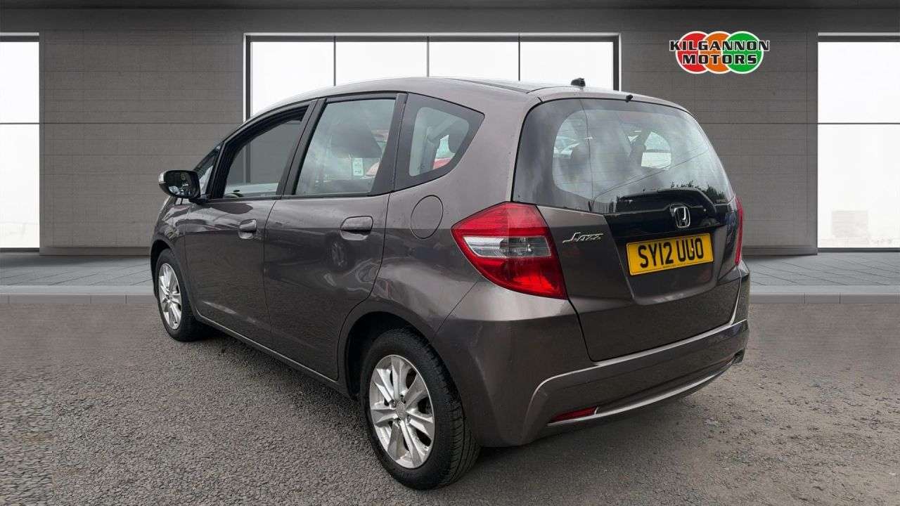 A 2012 HONDA JAZZ 1.4 i-VTEC ES Hatchback 5dr Petrol Manual Euro 5 (99 ps) A 2012 HONDA JAZZ 1.4 i-VTEC ES Hatchback 5dr Petrol Manual Euro 5 (99 ps)