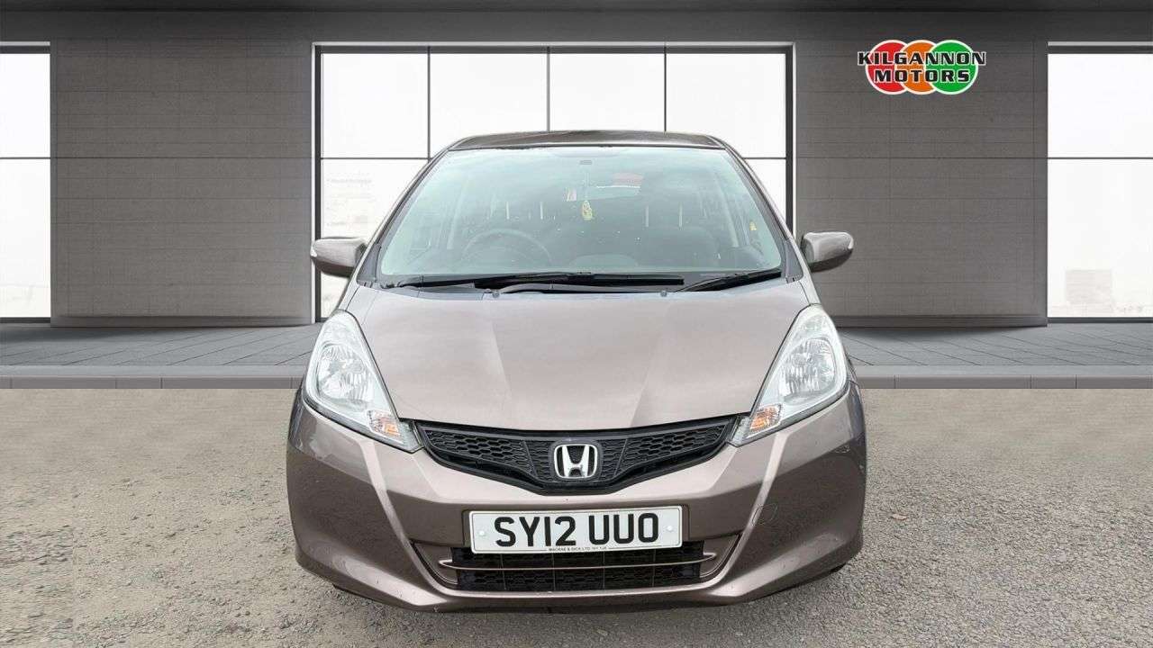 A 2012 HONDA JAZZ 1.4 i-VTEC ES Hatchback 5dr Petrol Manual Euro 5 (99 ps) A 2012 HONDA JAZZ 1.4 i-VTEC ES Hatchback 5dr Petrol Manual Euro 5 (99 ps)