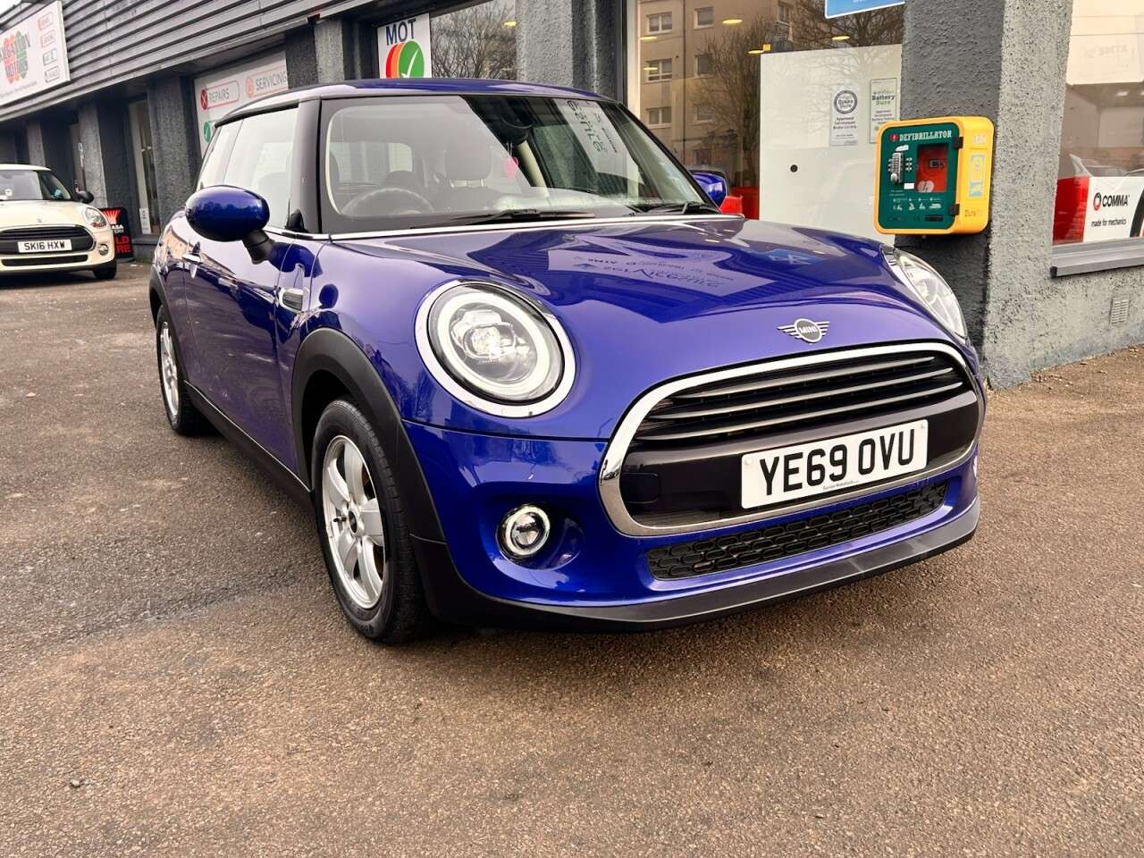 A 2019 MINI HATCH 1.5 Cooper Classic Hatchback 3dr Petrol Manual Euro 6 (s/s) (136 ps) A 2019 MINI HATCH 1.5 Cooper Classic Hatchback 3dr Petrol Manual Euro 6 (s/s) (136 ps)
