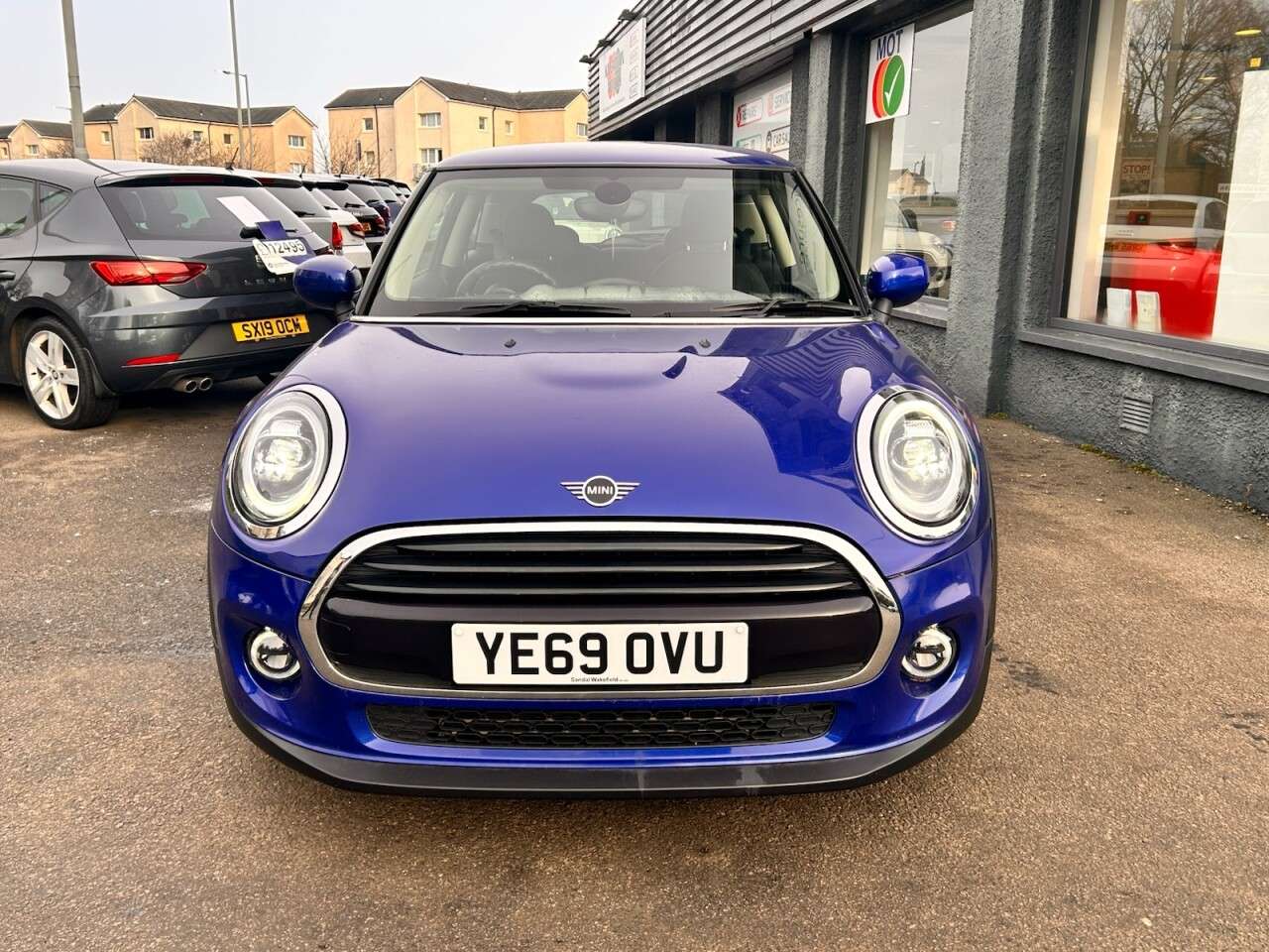 A 2019 MINI HATCH 1.5 Cooper Classic Hatchback 3dr Petrol Manual Euro 6 (s/s) (136 ps) A 2019 MINI HATCH 1.5 Cooper Classic Hatchback 3dr Petrol Manual Euro 6 (s/s) (136 ps)