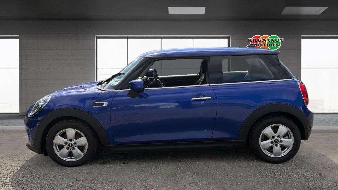 A 2019 MINI HATCH 1.5 Cooper Classic Hatchback 3dr Petrol Manual Euro 6 (s/s) (136 ps) A 2019 MINI HATCH 1.5 Cooper Classic Hatchback 3dr Petrol Manual Euro 6 (s/s) (136 ps)