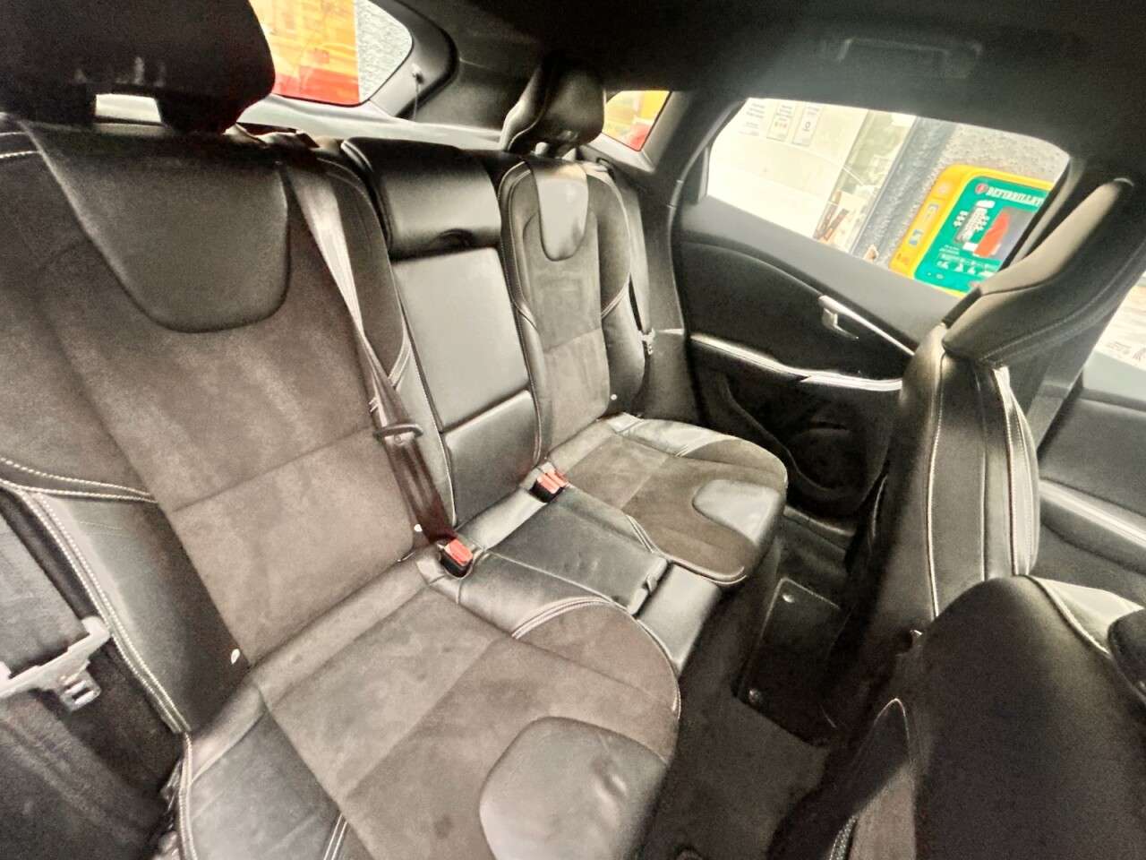 2017 VOLVO V40 2017 VOLVO V40