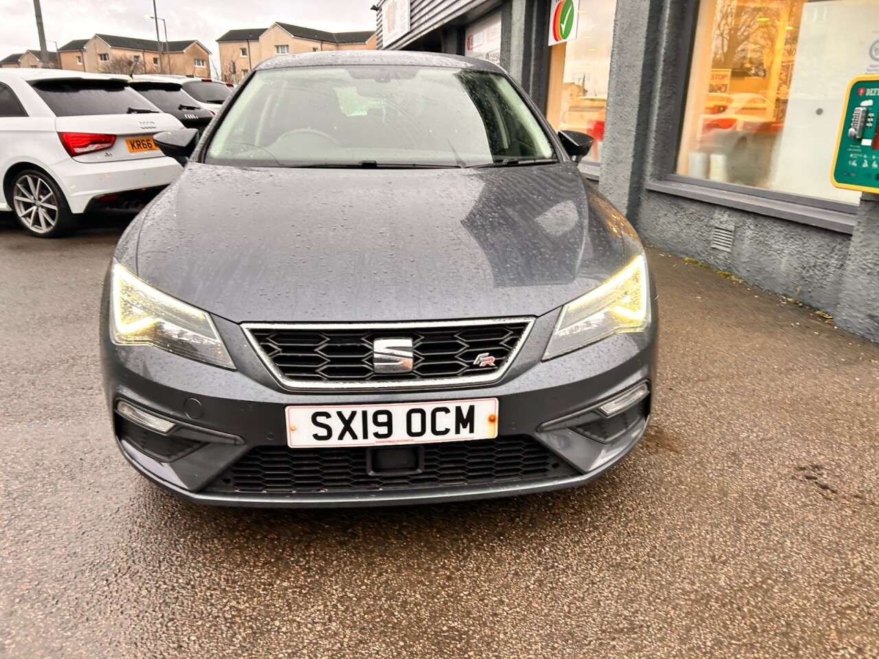 A 2019 SEAT LEON 1.5 TSI EVO FR Hatchback 5dr Petrol Manual Euro 6 (s/s) (150 ps) A 2019 SEAT LEON 1.5 TSI EVO FR Hatchback 5dr Petrol Manual Euro 6 (s/s) (150 ps)