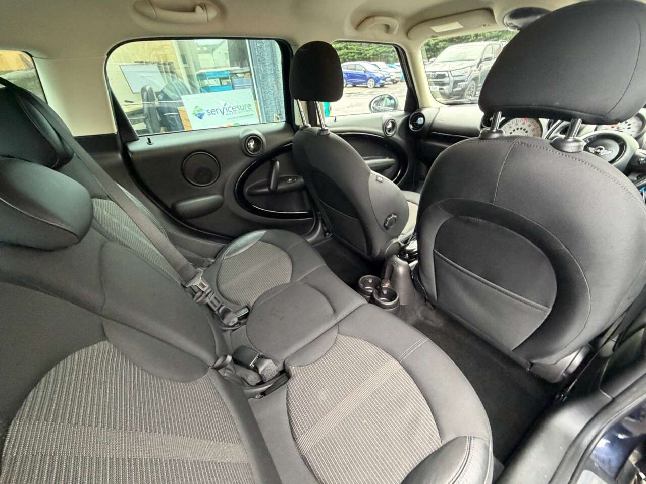 A 2013 MINI COUNTRYMAN 1.6 Cooper SUV 5dr Petrol Manual Euro 6 (s/s) (122 ps) A 2013 MINI COUNTRYMAN 1.6 Cooper SUV 5dr Petrol Manual Euro 6 (s/s) (122 ps)