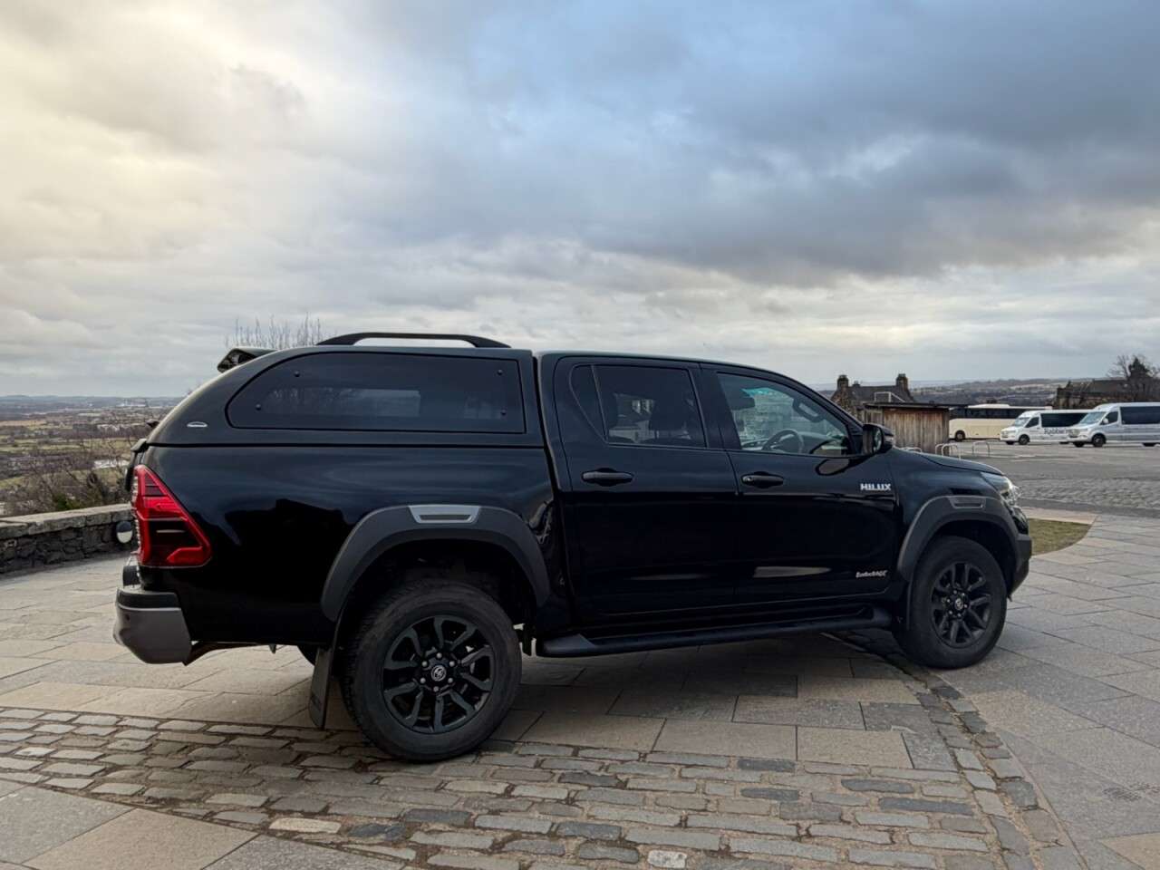 A 2022 TOYOTA HI-LUX 2.8 D-4D Invincible X Pickup Double Cab 4dr Diesel Manual 4WD Euro 6 (s/s) A 2022 TOYOTA HI-LUX 2.8 D-4D Invincible X Pickup Double Cab 4dr Diesel Manual 4WD Euro 6 (s/s)