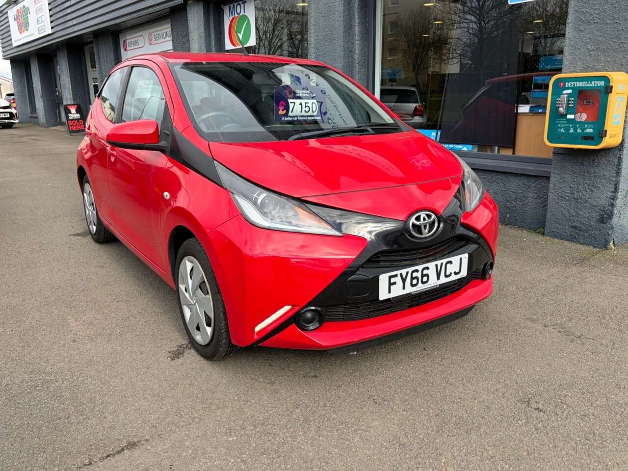 A 2016 TOYOTA AYGO 1.0 VVT-i x-play Hatchback 5dr Petrol Manual Euro 6 (68 ps) A 2016 TOYOTA AYGO 1.0 VVT-i x-play Hatchback 5dr Petrol Manual Euro 6 (68 ps)