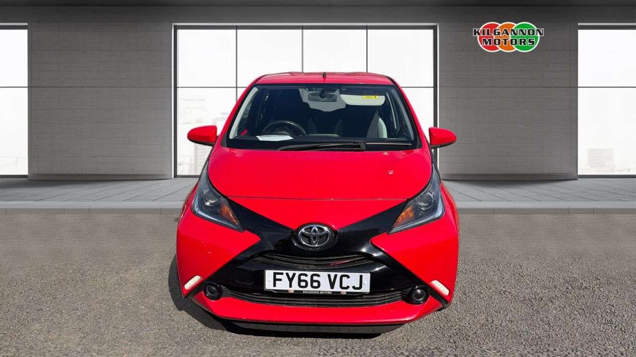 A 2016 TOYOTA AYGO 1.0 VVT-i x-play Hatchback 5dr Petrol Manual Euro 6 (68 ps) A 2016 TOYOTA AYGO 1.0 VVT-i x-play Hatchback 5dr Petrol Manual Euro 6 (68 ps)
