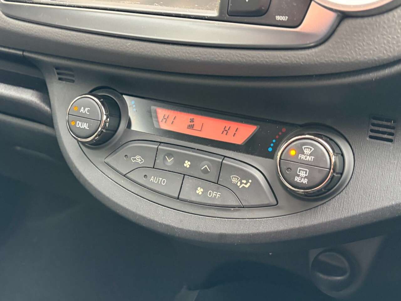 2014 TOYOTA YARIS 2014 TOYOTA YARIS