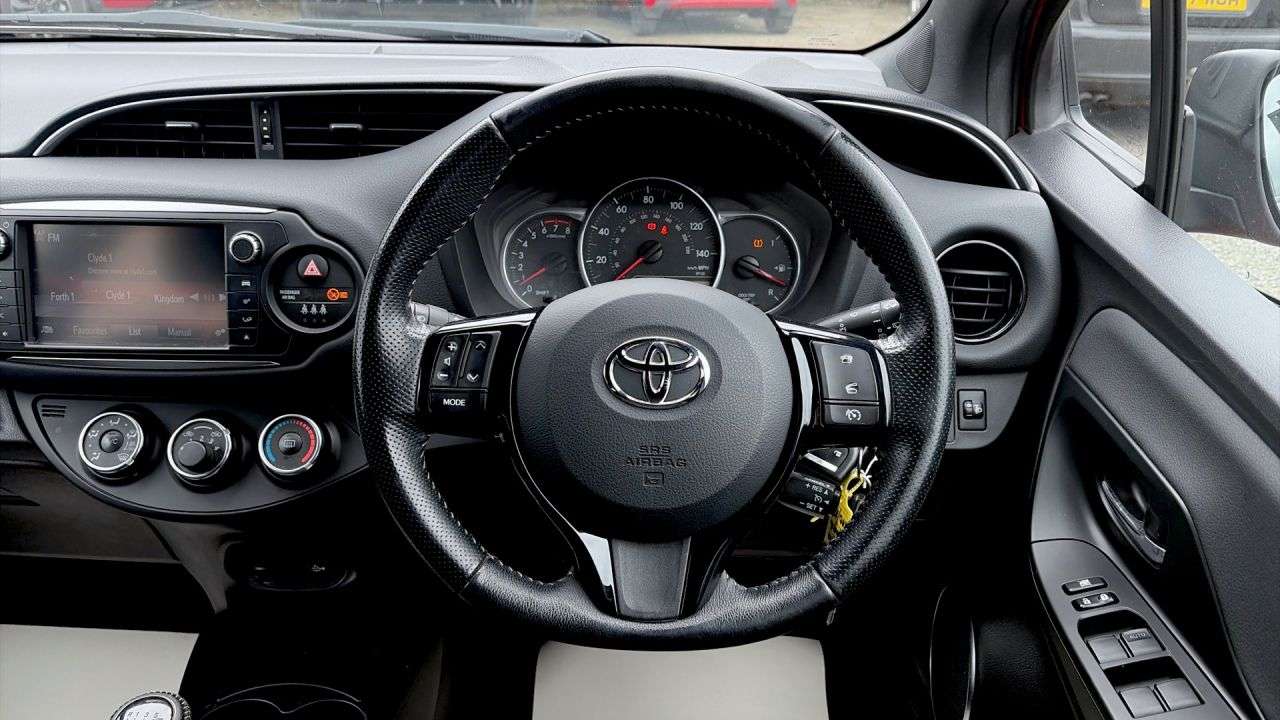 2016 TOYOTA YARIS 2016 TOYOTA YARIS