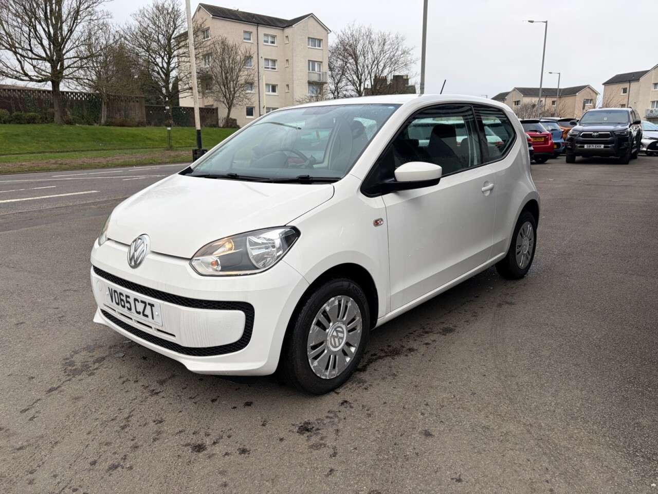 A 2015 VOLKSWAGEN UP! 1.0 Move up! Hatchback 3dr Petrol Manual Euro 5 (60 ps) A 2015 VOLKSWAGEN UP! 1.0 Move up! Hatchback 3dr Petrol Manual Euro 5 (60 ps)