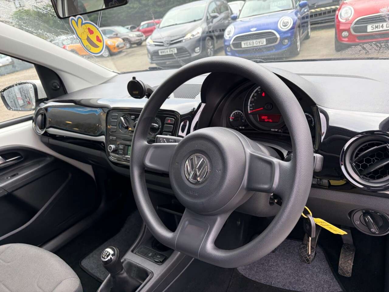 2015 VOLKSWAGEN UP! 2015 VOLKSWAGEN UP!