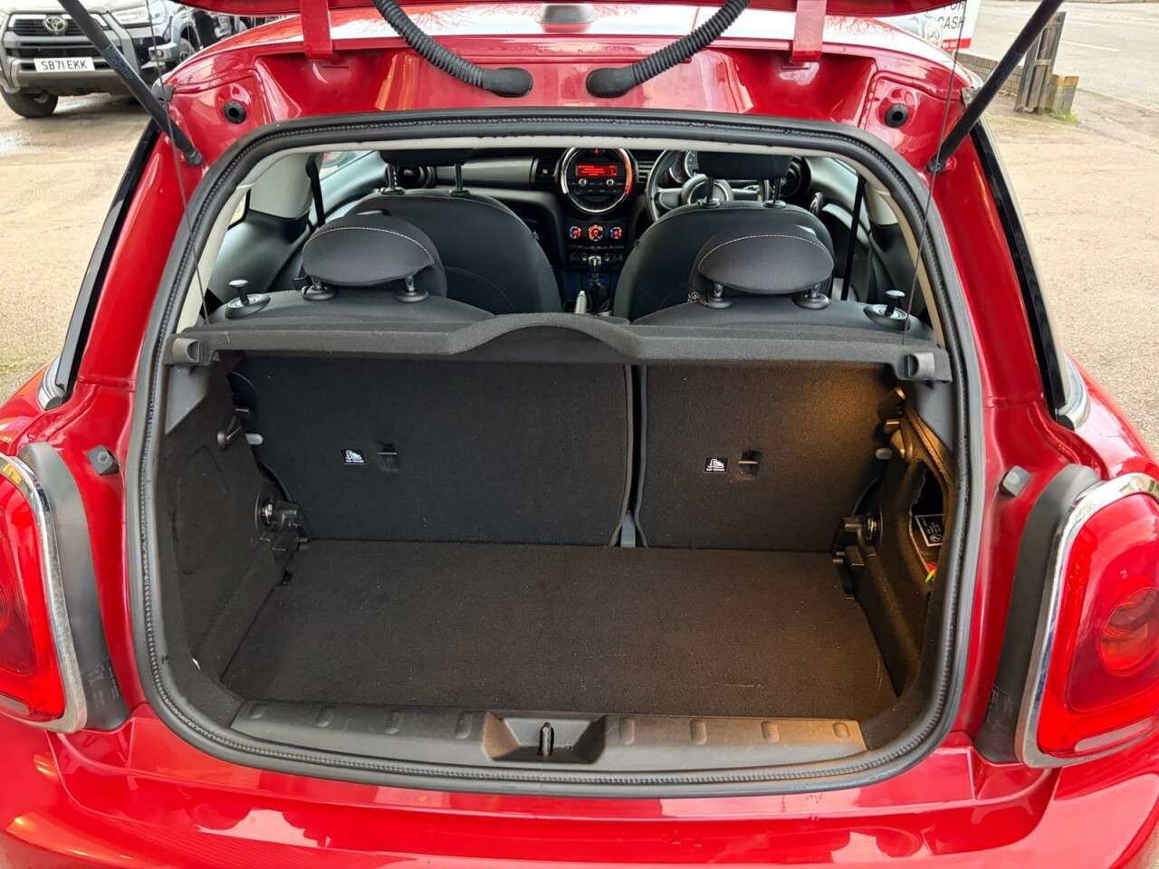 A 2014 MINI HATCH 1.2 One Hatchback 3dr Petrol Manual Euro 6 (s/s) (102 ps) A 2014 MINI HATCH 1.2 One Hatchback 3dr Petrol Manual Euro 6 (s/s) (102 ps)