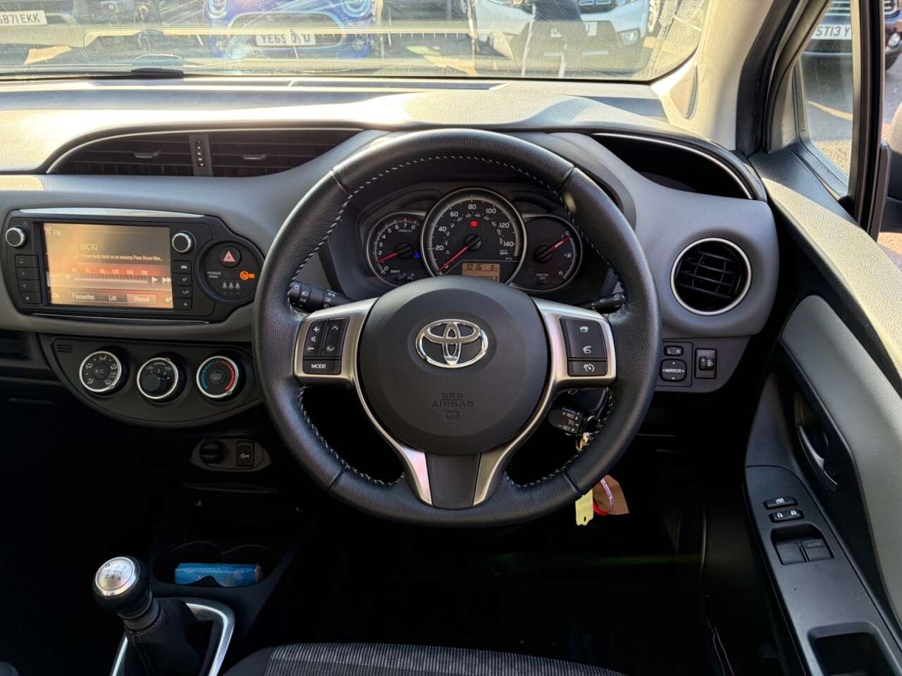 2016 TOYOTA YARIS 2016 TOYOTA YARIS