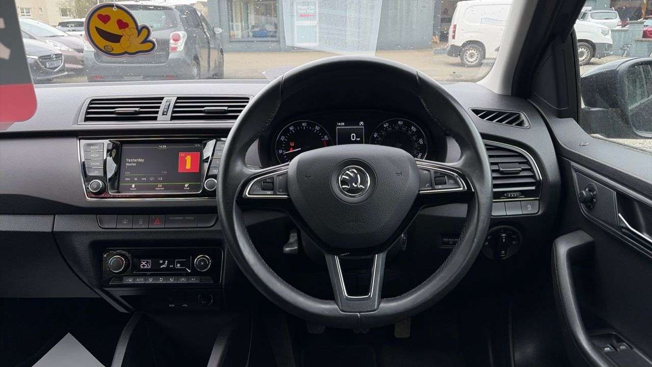 2015 SKODA FABIA 2015 SKODA FABIA