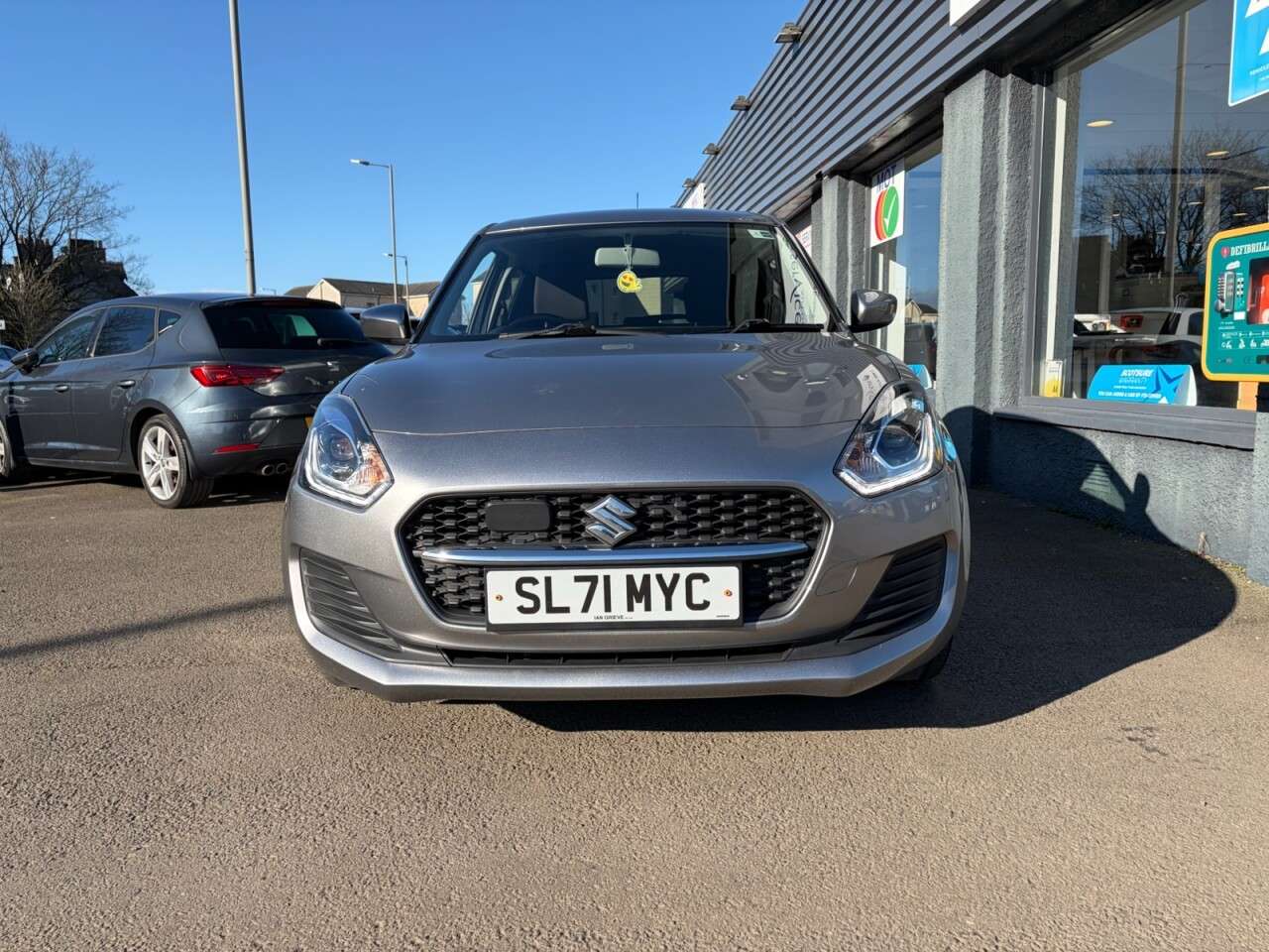 A 2021 SUZUKI SWIFT 1.2 Dualjet MHEV SZ-L Hatchback 5dr Petrol Hybrid Manual Euro 6 (s/s) (83 p A 2021 SUZUKI SWIFT 1.2 Dualjet MHEV SZ-L Hatchback 5dr Petrol Hybrid Manual Euro 6 (s/s) (83 p