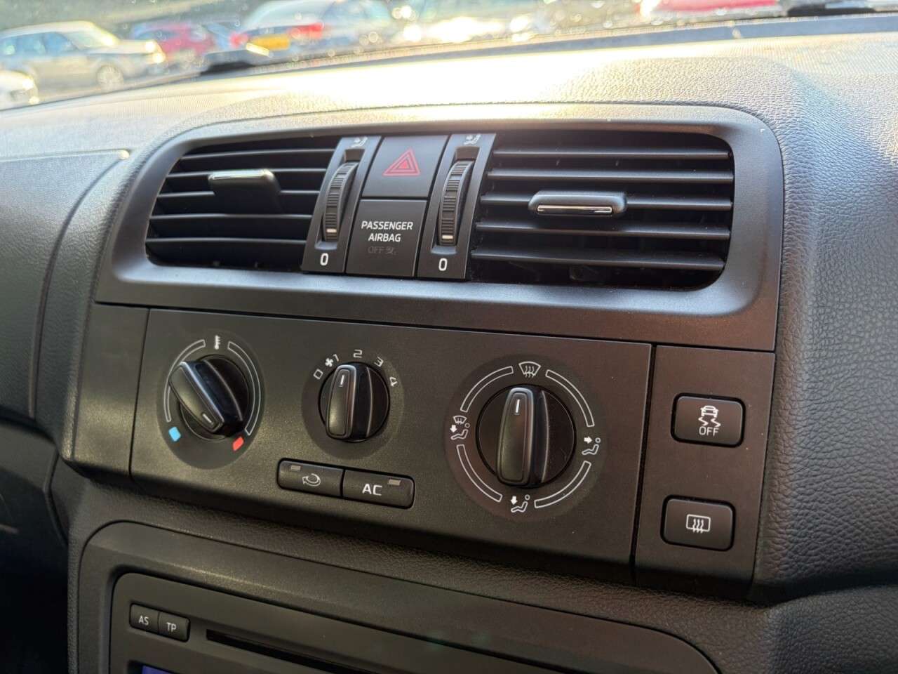 2014 SKODA FABIA 2014 SKODA FABIA