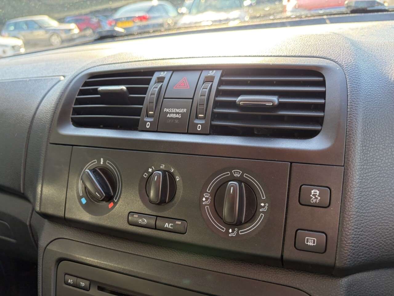 2014 SKODA FABIA 2014 SKODA FABIA