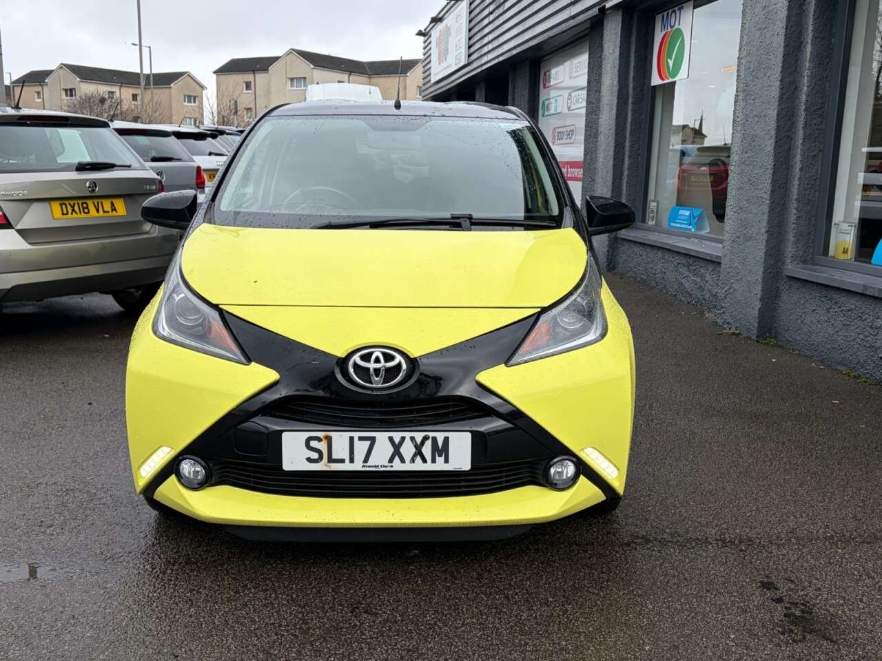 A 2017 TOYOTA AYGO 1.0 VVT-i x-cite 3 Yellow Bi-Tone Hatchback 5dr Petrol Manual Euro 6 (68 ps A 2017 TOYOTA AYGO 1.0 VVT-i x-cite 3 Yellow Bi-Tone Hatchback 5dr Petrol Manual Euro 6 (68 ps
