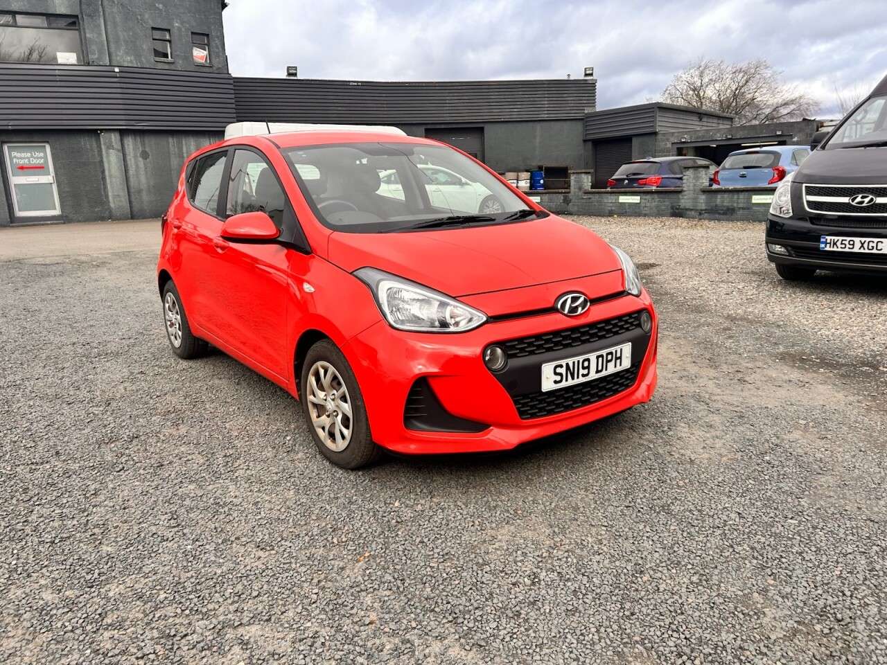 A 2019 HYUNDAI I10 1.0 SE Hatchback 5dr Petrol Manual Euro 6 (67 ps) A 2019 HYUNDAI I10 1.0 SE Hatchback 5dr Petrol Manual Euro 6 (67 ps)