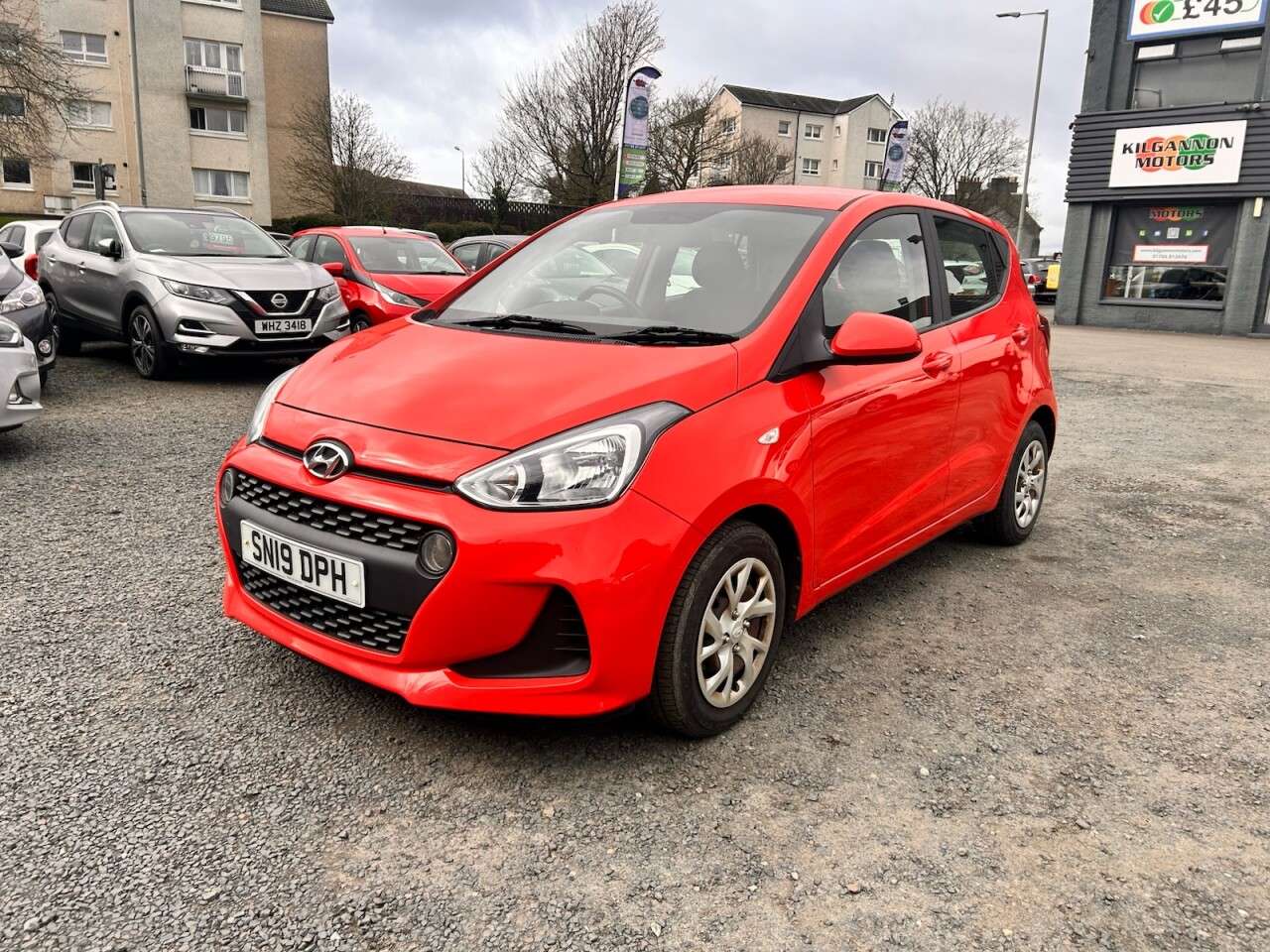 A 2019 HYUNDAI I10 1.0 SE Hatchback 5dr Petrol Manual Euro 6 (67 ps) A 2019 HYUNDAI I10 1.0 SE Hatchback 5dr Petrol Manual Euro 6 (67 ps)