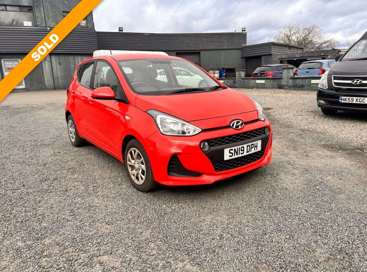 A 2019 HYUNDAI I10 1.0 SE Hatchback 5dr Petrol Manual Euro 6 (67 ps) A 2019 HYUNDAI I10 1.0 SE Hatchback 5dr Petrol Manual Euro 6 (67 ps)