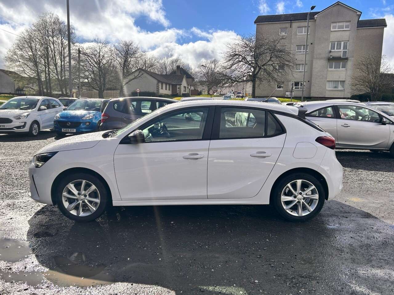 A 2020 VAUXHALL CORSA 1.2 SE Premium Hatchback 5dr Petrol Manual Euro 6 (75 ps) A 2020 VAUXHALL CORSA 1.2 SE Premium Hatchback 5dr Petrol Manual Euro 6 (75 ps)