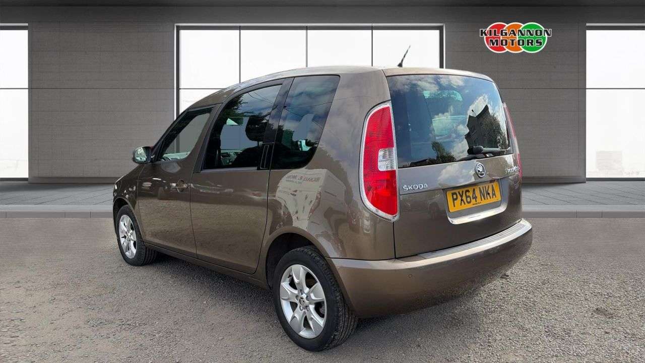 A 2014 SKODA ROOMSTER 1.2 TSI SE MPV 5dr Petrol DSG Euro 5 (105 ps) A 2014 SKODA ROOMSTER 1.2 TSI SE MPV 5dr Petrol DSG Euro 5 (105 ps)