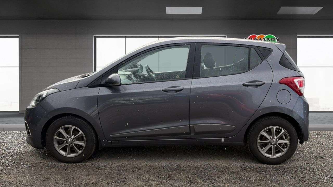 A 2014 HYUNDAI I10 1.2 Premium Hatchback 5dr Petrol Manual Euro 5 (87 ps) A 2014 HYUNDAI I10 1.2 Premium Hatchback 5dr Petrol Manual Euro 5 (87 ps)