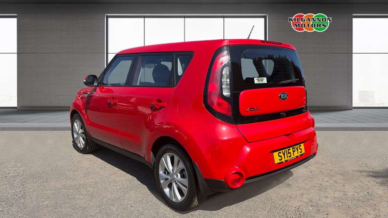 A 2015 KIA SOUL 1.6 GDi Connect SUV 5dr Petrol Manual Euro 5 (130 bhp) A 2015 KIA SOUL 1.6 GDi Connect SUV 5dr Petrol Manual Euro 5 (130 bhp)