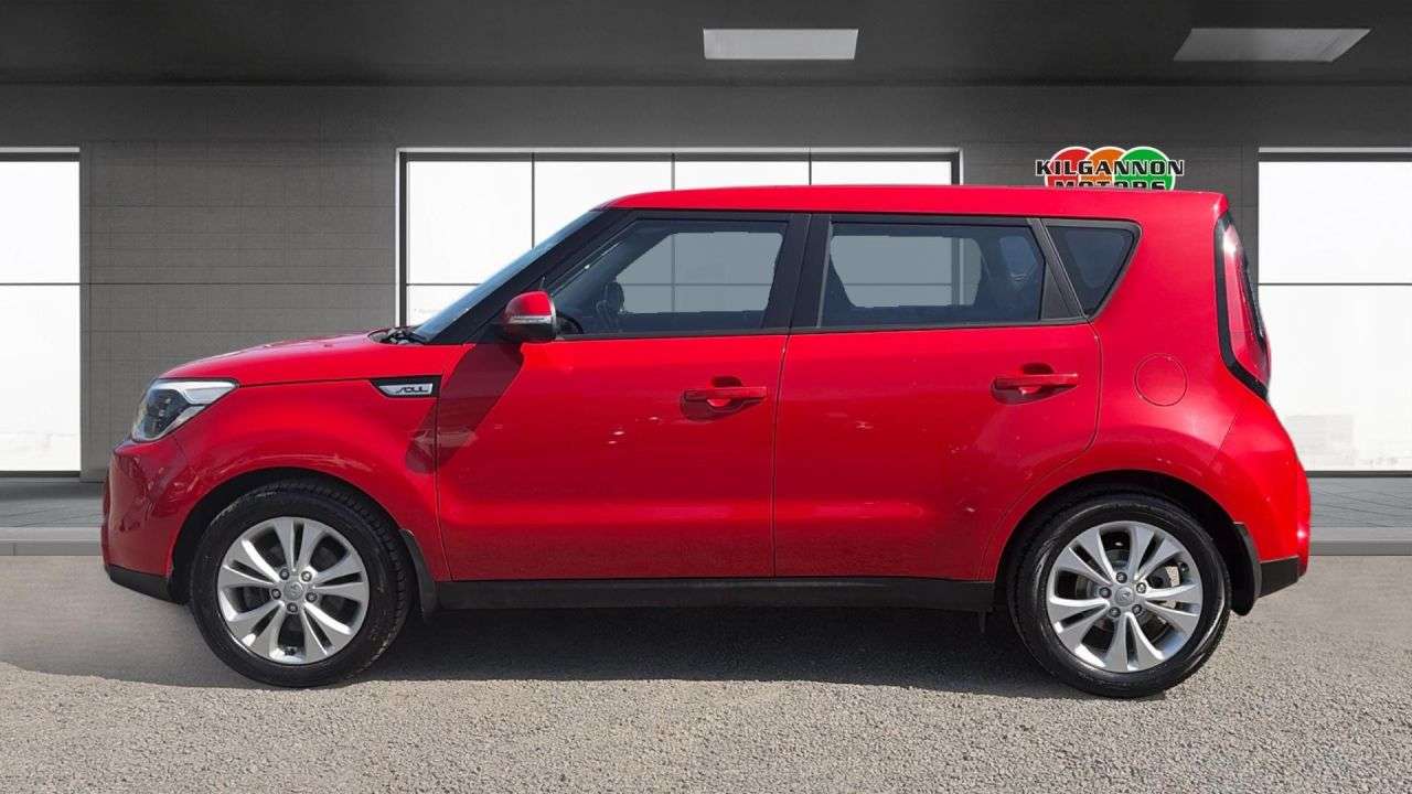 A 2015 KIA SOUL 1.6 GDi Connect SUV 5dr Petrol Manual Euro 5 (130 bhp) A 2015 KIA SOUL 1.6 GDi Connect SUV 5dr Petrol Manual Euro 5 (130 bhp)