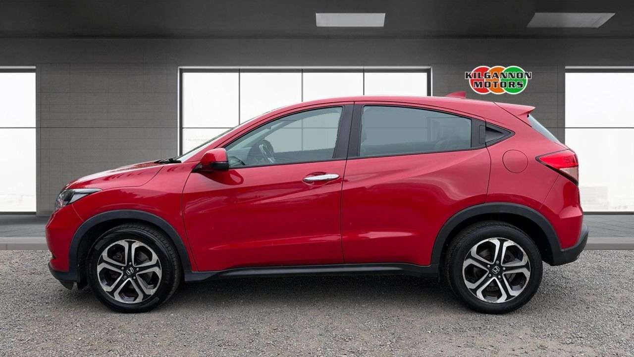 A 2016 HONDA HR-V 1.6 i-DTEC SE Navi SUV 5dr Diesel Manual Euro 6 (s/s) (120 ps) A 2016 HONDA HR-V 1.6 i-DTEC SE Navi SUV 5dr Diesel Manual Euro 6 (s/s) (120 ps)