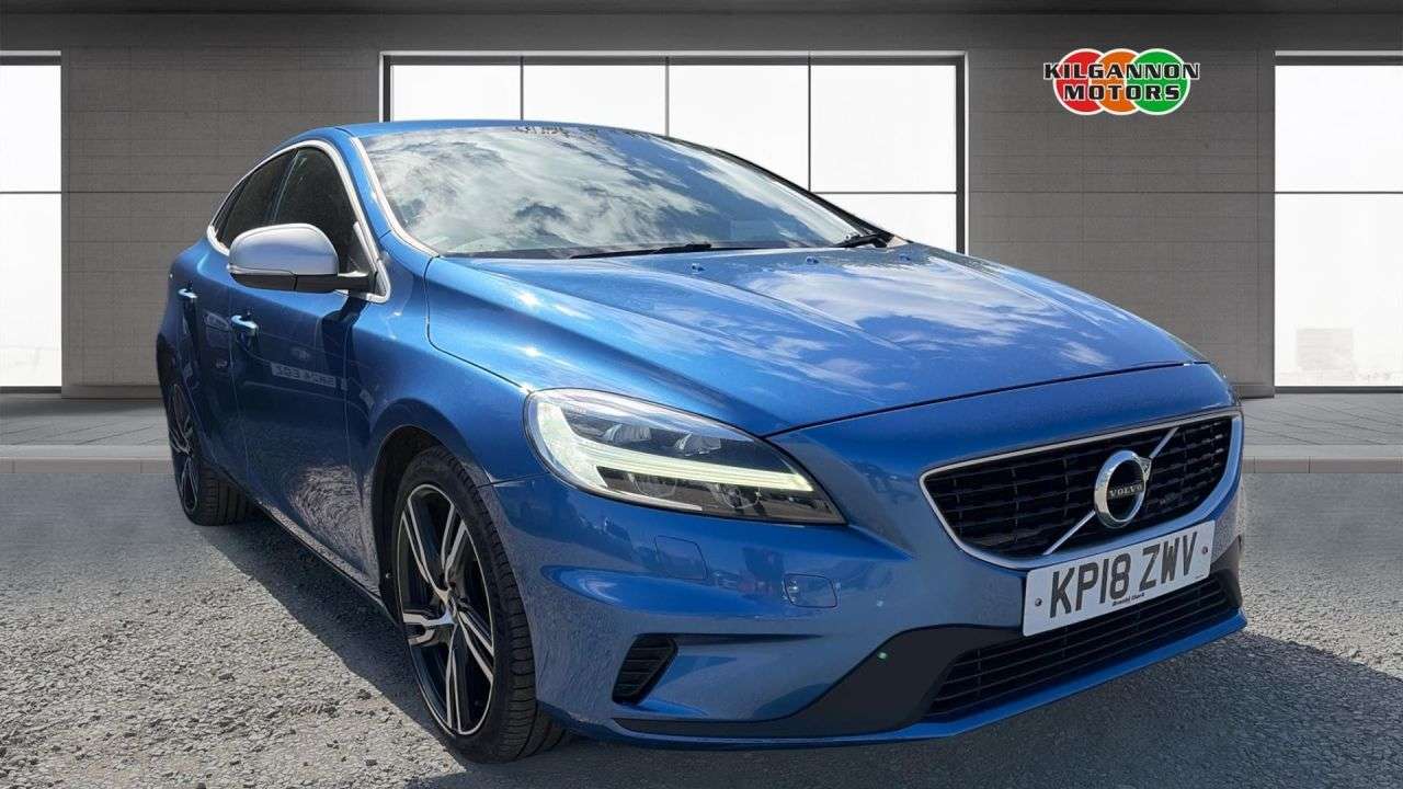 A 2018 VOLVO V40 2.0 D2 R-Design Pro Hatchback 5dr Diesel Manual Euro 6 (s/s) (120 ps) A 2018 VOLVO V40 2.0 D2 R-Design Pro Hatchback 5dr Diesel Manual Euro 6 (s/s) (120 ps)