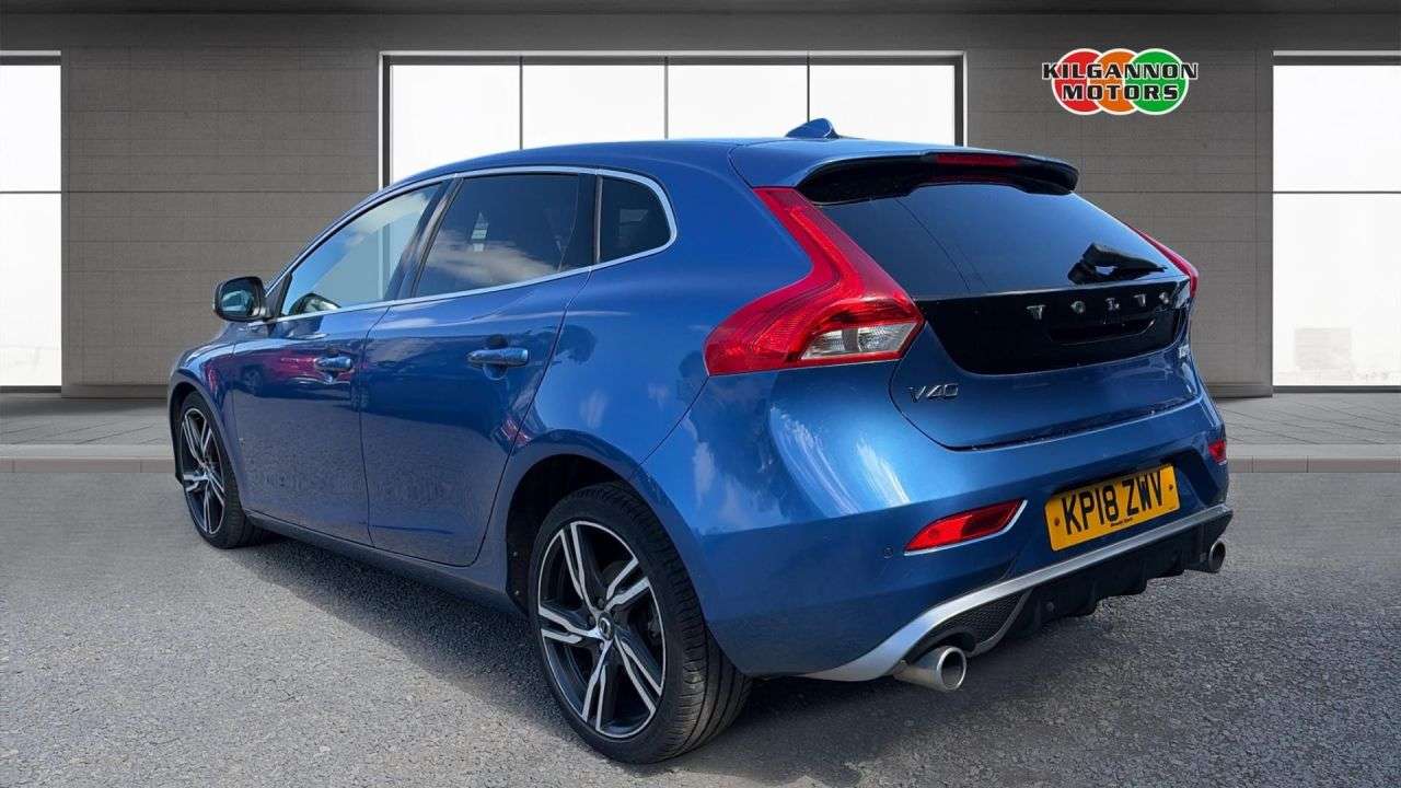 A 2018 VOLVO V40 2.0 D2 R-Design Pro Hatchback 5dr Diesel Manual Euro 6 (s/s) (120 ps) A 2018 VOLVO V40 2.0 D2 R-Design Pro Hatchback 5dr Diesel Manual Euro 6 (s/s) (120 ps)