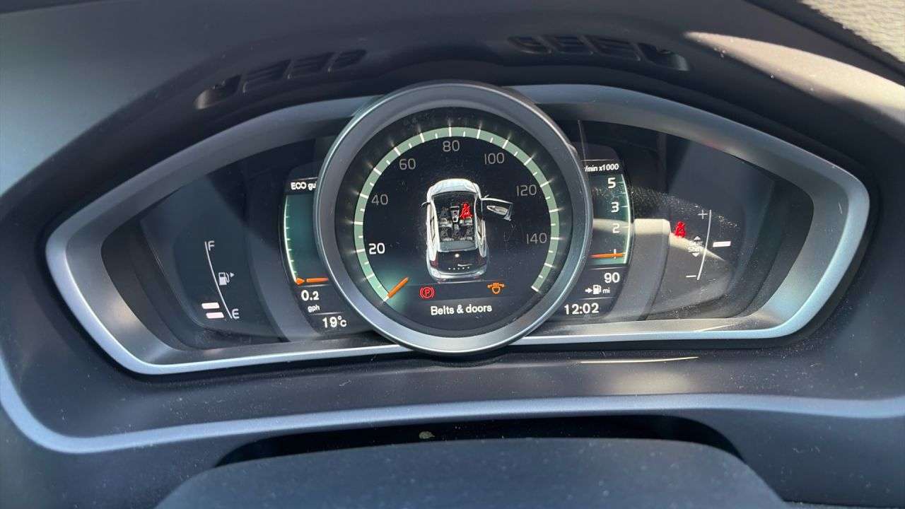 2018 VOLVO V40 2018 VOLVO V40