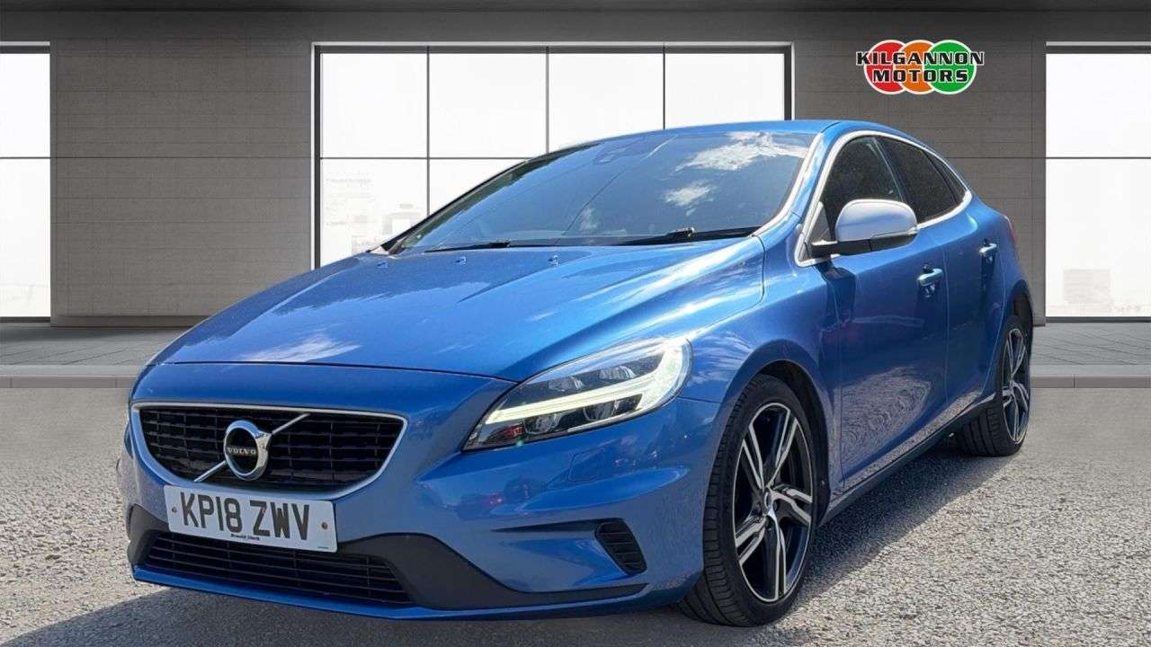 2018 VOLVO V40 2018 VOLVO V40
