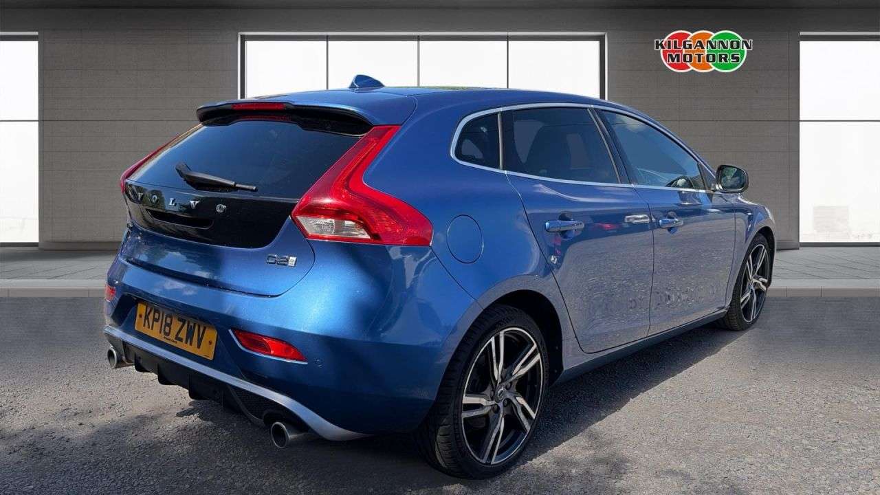 2018 VOLVO V40 2018 VOLVO V40