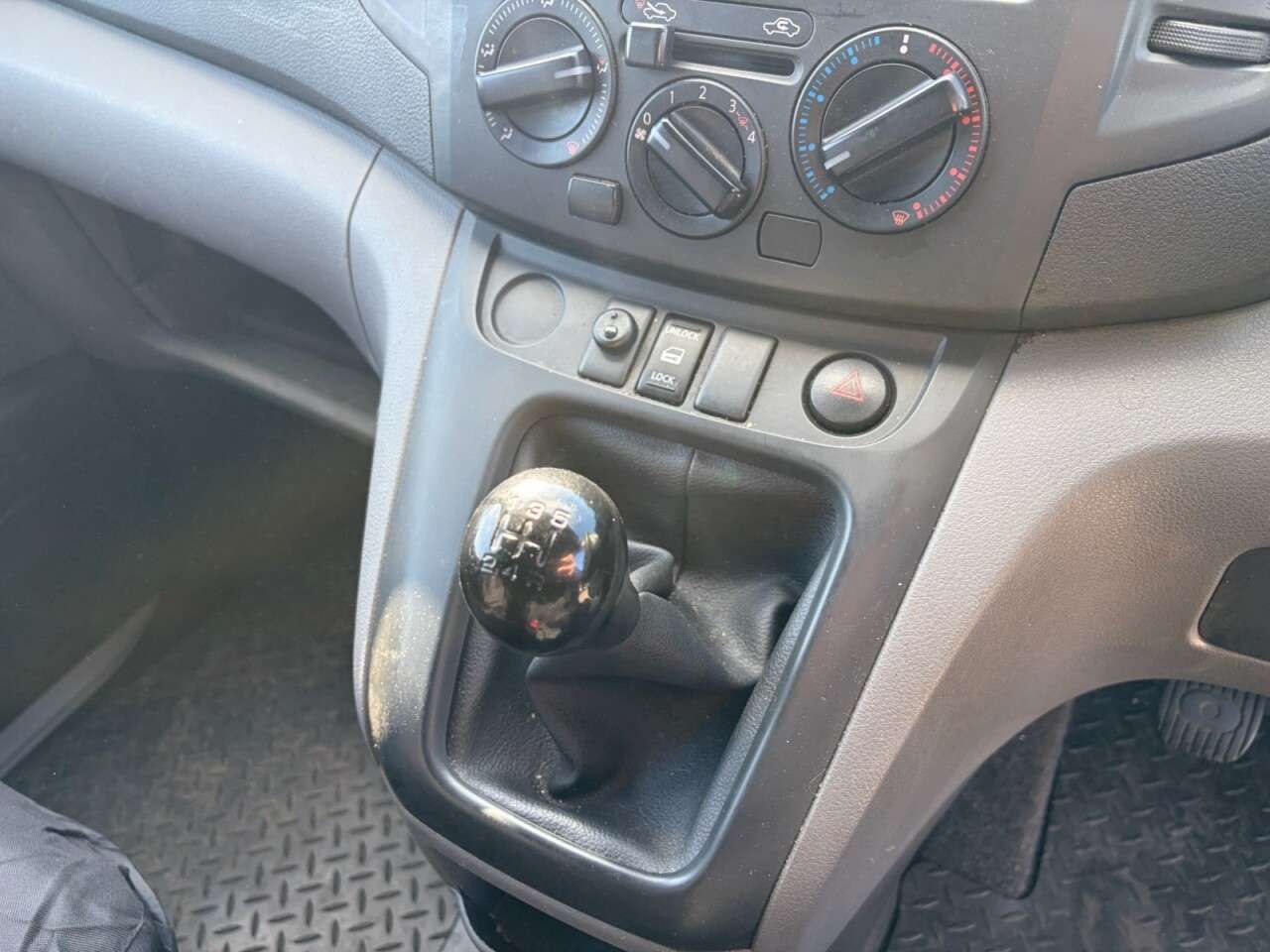 2019 NISSAN NV200 2019 NISSAN NV200