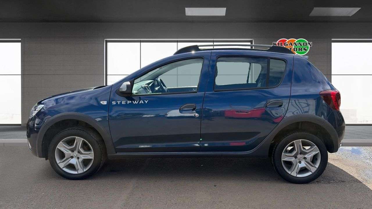 A 2018 DACIA SANDERO STEPWAY 0.9 TCe Essential Hatchback 5dr Petrol Manual Euro 6 (s/s) (90 ps) A 2018 DACIA SANDERO STEPWAY 0.9 TCe Essential Hatchback 5dr Petrol Manual Euro 6 (s/s) (90 ps)
