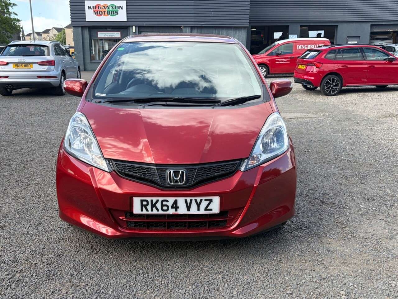 A 2014 HONDA JAZZ I-VTEC ES PLUS A 2014 HONDA JAZZ I-VTEC ES PLUS