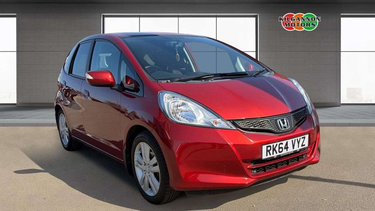 A 2014 HONDA JAZZ I-VTEC ES PLUS A 2014 HONDA JAZZ I-VTEC ES PLUS