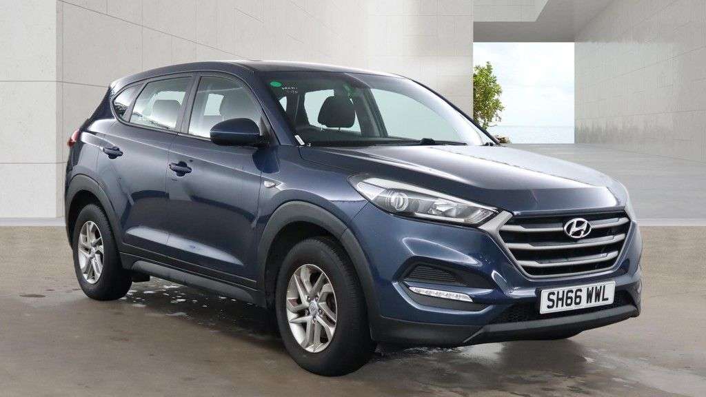 A 2016 HYUNDAI TUCSON 1.7 CRDi Blue Drive S SUV 5dr Diesel Manual Euro 6 (s/s) (116 ps) Sat-Nav - A 2016 HYUNDAI TUCSON 1.7 CRDi Blue Drive S SUV 5dr Diesel Manual Euro 6 (s/s) (116 ps) Sat-Nav -