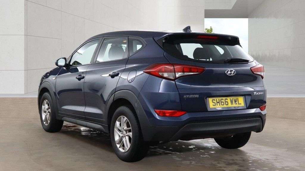 A 2016 HYUNDAI TUCSON 1.7 CRDi Blue Drive S SUV 5dr Diesel Manual Euro 6 (s/s) (116 ps) Sat-Nav - A 2016 HYUNDAI TUCSON 1.7 CRDi Blue Drive S SUV 5dr Diesel Manual Euro 6 (s/s) (116 ps) Sat-Nav -