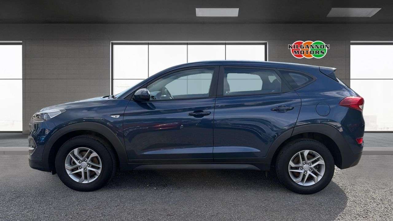 A 2016 HYUNDAI TUCSON 1.7 CRDi Blue Drive S SUV 5dr Diesel Manual Euro 6 (s/s) (116 ps) Sat-Nav - A 2016 HYUNDAI TUCSON 1.7 CRDi Blue Drive S SUV 5dr Diesel Manual Euro 6 (s/s) (116 ps) Sat-Nav -