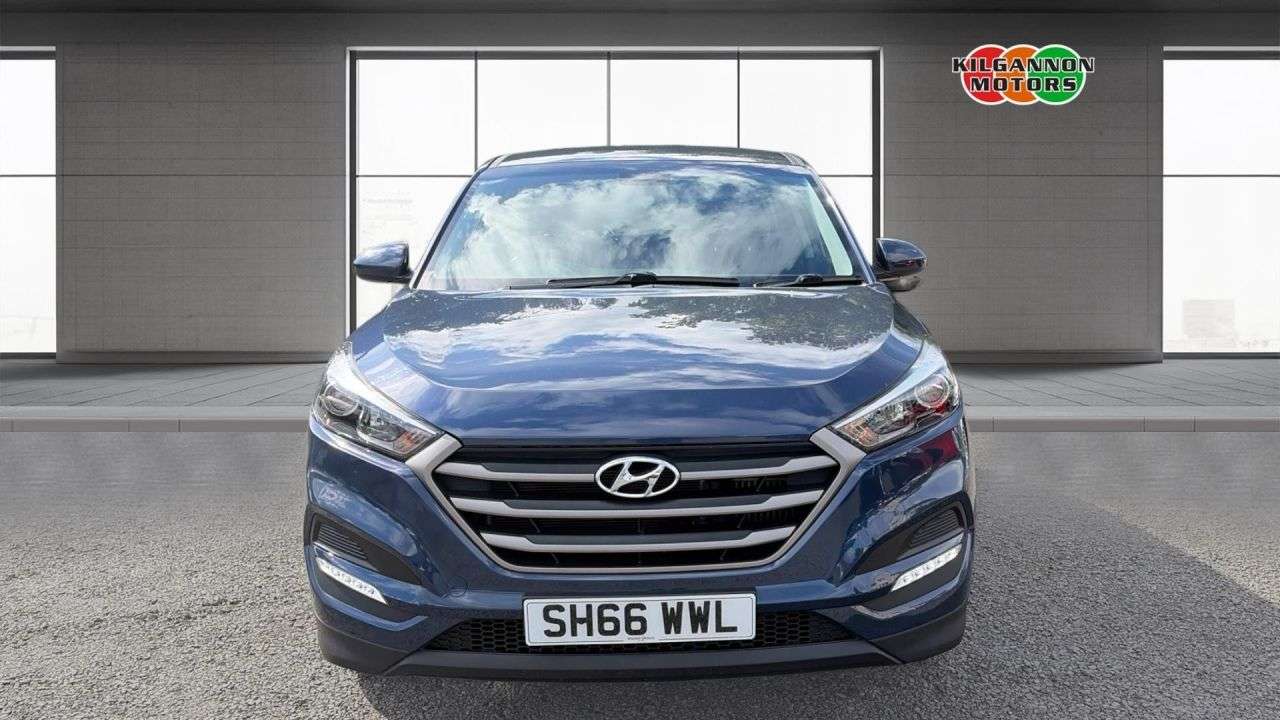A 2016 HYUNDAI TUCSON 1.7 CRDi Blue Drive S SUV 5dr Diesel Manual Euro 6 (s/s) (116 ps) Sat-Nav - A 2016 HYUNDAI TUCSON 1.7 CRDi Blue Drive S SUV 5dr Diesel Manual Euro 6 (s/s) (116 ps) Sat-Nav -