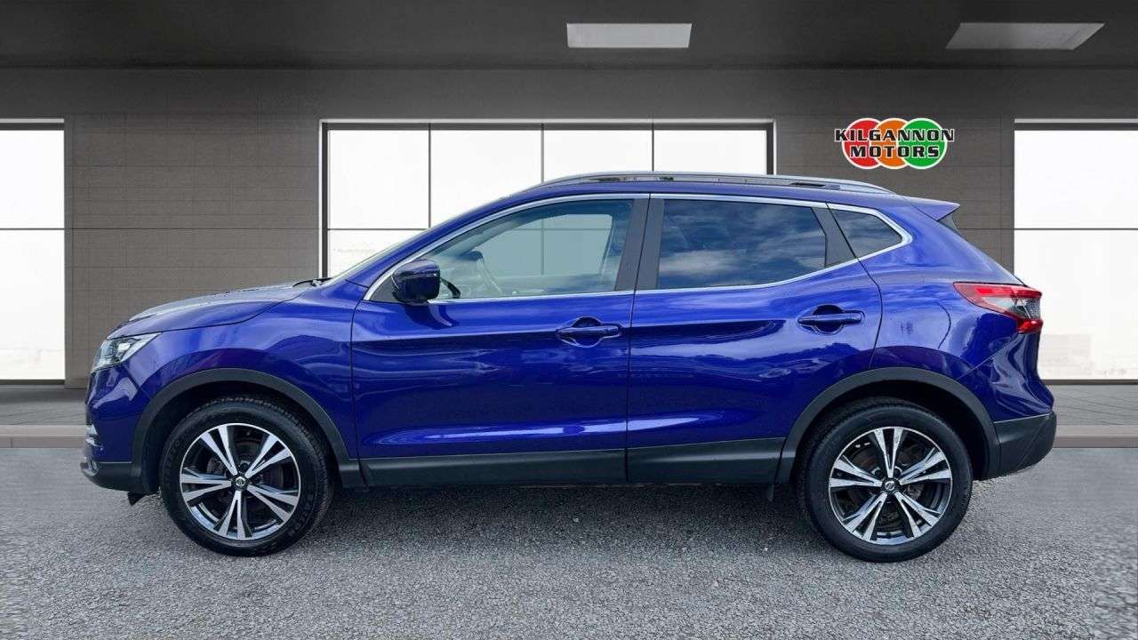 A 2017 NISSAN QASHQAI 1.2 DIG-T N-Connecta SUV 5dr Petrol Manual Euro 6 (s/s) (115 ps) Panoramic A 2017 NISSAN QASHQAI 1.2 DIG-T N-Connecta SUV 5dr Petrol Manual Euro 6 (s/s) (115 ps) Panoramic