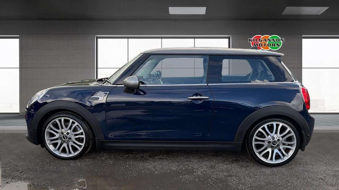 A 2016 MINI HATCH 1.5 Cooper Seven Hatchback 3dr Petrol Manual Euro 6 (s/s) (136 ps) Special A 2016 MINI HATCH 1.5 Cooper Seven Hatchback 3dr Petrol Manual Euro 6 (s/s) (136 ps) Special