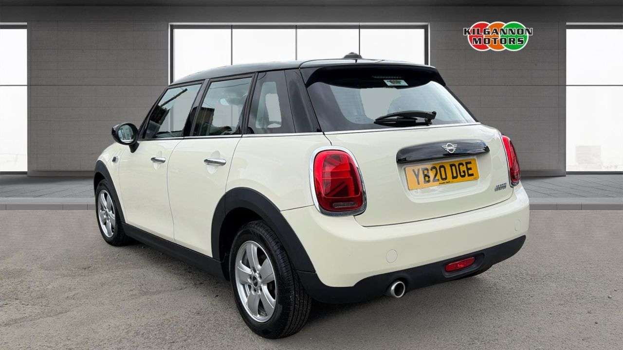 A 2020 MINI HATCH 1.5 Cooper Classic Hatchback 5dr Petrol Steptronic Euro 6 (s/s) (136 ps) Al A 2020 MINI HATCH 1.5 Cooper Classic Hatchback 5dr Petrol Steptronic Euro 6 (s/s) (136 ps) Al