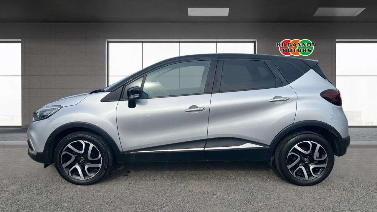 A 2018 RENAULT CAPTUR 0.9 TCe ENERGY Iconic SUV 5dr Petrol Manual Euro 6 (s/s) (90 ps) Sat-Nav - A 2018 RENAULT CAPTUR 0.9 TCe ENERGY Iconic SUV 5dr Petrol Manual Euro 6 (s/s) (90 ps) Sat-Nav -