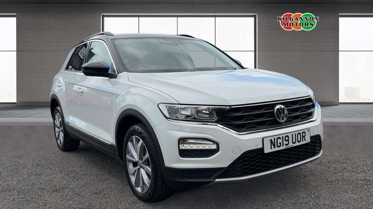 A 2019 VOLKSWAGEN T-ROC 1.0 TSI GPF Design SUV 5dr Petrol Manual Euro 6 (s/s) (115 ps) Sat-Nav - Pa A 2019 VOLKSWAGEN T-ROC 1.0 TSI GPF Design SUV 5dr Petrol Manual Euro 6 (s/s) (115 ps) Sat-Nav - Pa