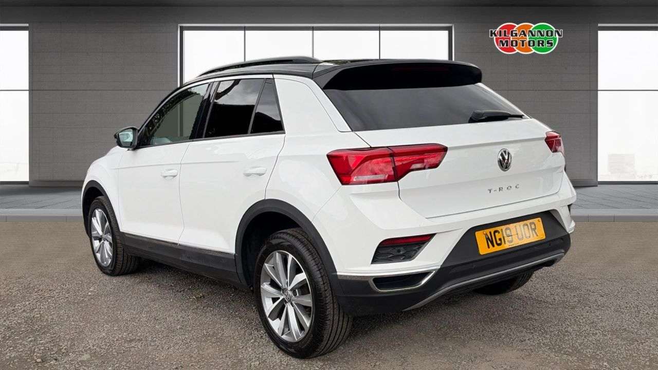 A 2019 VOLKSWAGEN T-ROC 1.0 TSI GPF Design SUV 5dr Petrol Manual Euro 6 (s/s) (115 ps) Sat-Nav - Pa A 2019 VOLKSWAGEN T-ROC 1.0 TSI GPF Design SUV 5dr Petrol Manual Euro 6 (s/s) (115 ps) Sat-Nav - Pa